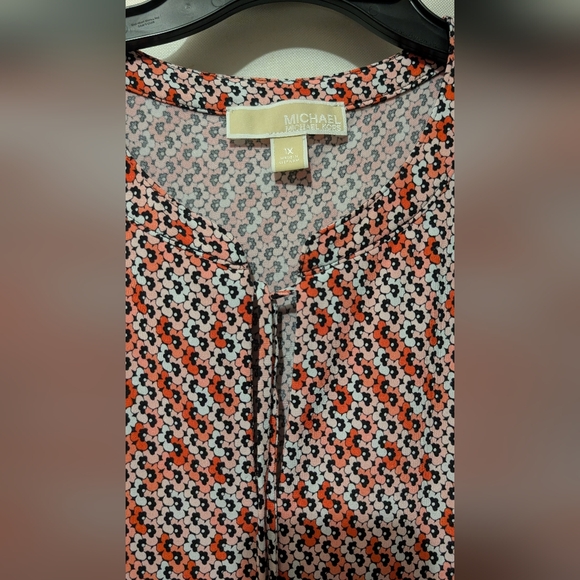 Michael Kors Sleeveless Red and White Patterned Blouse - Picture 2 of 3